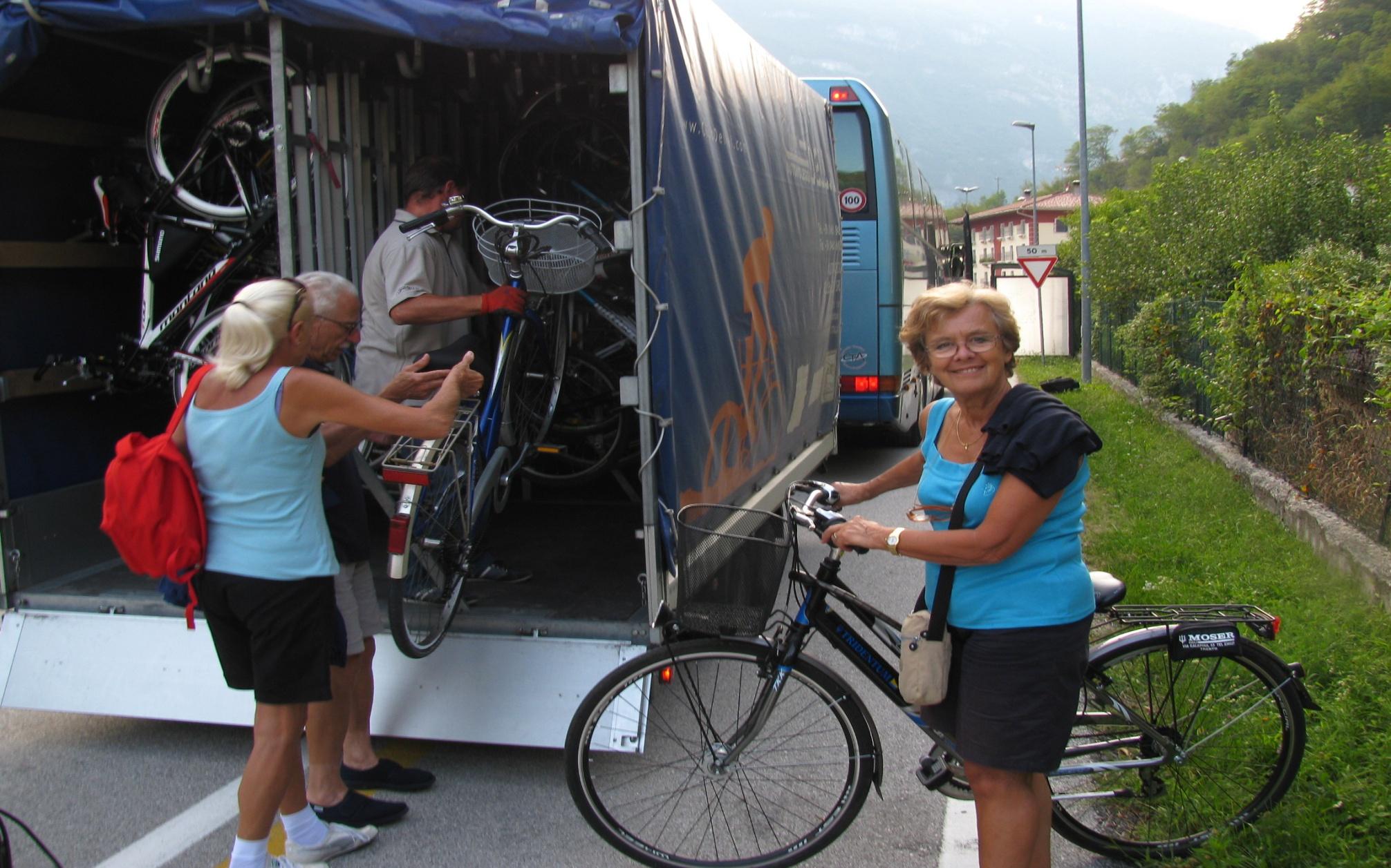 Experiencia exitosa de TREN + BUS + BICICLETA (Provincia de Trento, en Italia, frontera con