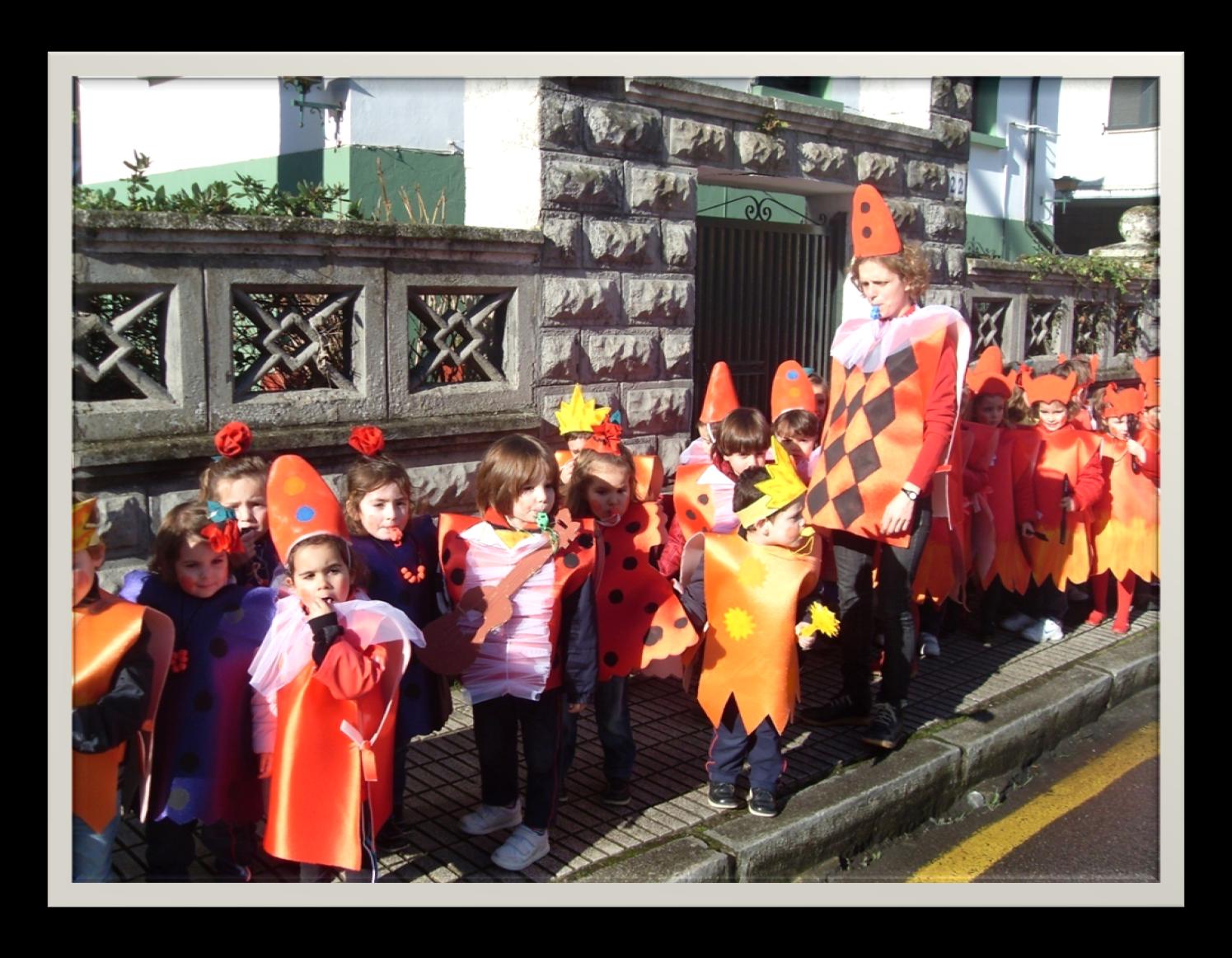 Celebración de la Fiesta de Carnaval: Con los trajes confeccionados en los
