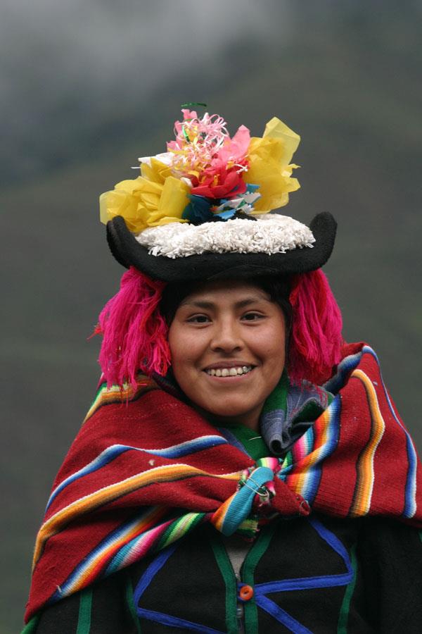 Sus socios son Aymaras y Quechuas, pobladores de los Valles de Tambopata e Inambari; en