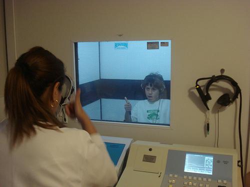 humano. La audiometría es una de las pruebas que permite medir la pérdida auditiva.