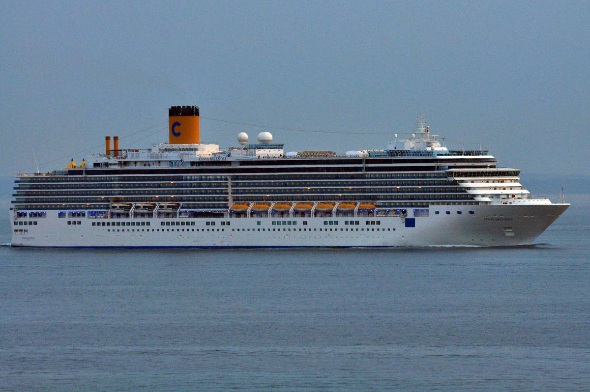 El crucero Costa Deliziosa es uno de los barcos más exclusivos de la flota de Costa, salió el día 8 de enero del puerto de Barcelona en un viaje que durará hasta el 1 de mayo de 2015.