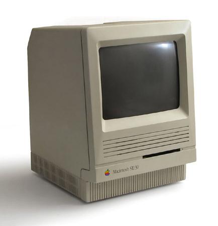 jpg SISTEMA 4 En 1987, la empresa Apple Macintosh presentó el SISTEMA 4, conocido como Macintosh SE y Macintosh I. Este sistema potencia la interfaz gráfica y agrega múltiple soporte al monitor.