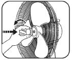 Coloque las aspas del ventilador en el eje del motor y asegúrela apretando la rosca (Fig.