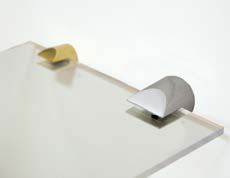 Panel support Colour Max. thickness Panel Support Panel support Fixing system for shelves or posters to the wall. Available in gold and chrome colors.