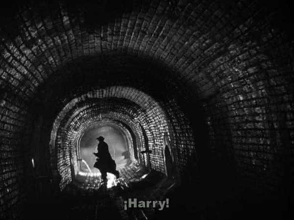 (Al parecer, en la película las sombras se llaman Harry) Iluminación - Personalidad de la sombra Como último punto quería comentar la importancia de la luz sobre cada personaje, el protagonista suele
