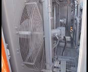 DURABILIDAD n Cuatro enfriadores de aceite se han instalado estratégicamente lejos del radiador del motor para aumentar el potencial de enfriamiento.