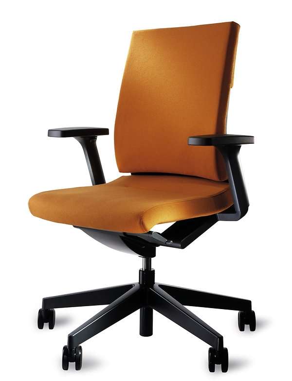 Silla NEOS Diseño: Wilkhahn WILKHAHN La silla Neos con su manejo sencillo e intuitivo de todas las funciones de ajuste, como altura del asiento y del respaldo, posición de los apoyabrazos y