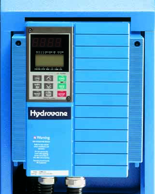 Sistemas de control Hydrovane Automático Control de parada/arranque, contador de horas, selector de modo de funcionamiento, indicador luminoso de advertencia y manómetro.