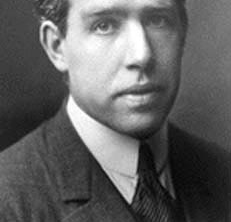Corriente eléctrica Niels Henrik David Bohr (Copenhague, Dinamarca, 7 de octubre de 1885 - Copenhague, Dinamarca, 18 de noviembre de