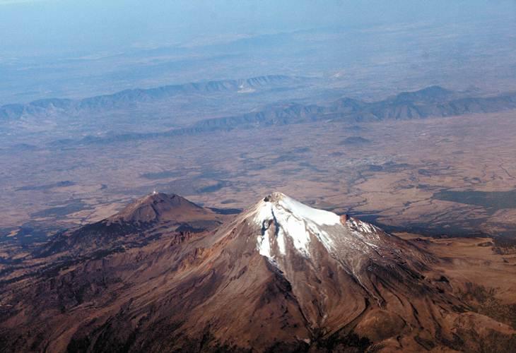 En terrenos volcánicos, los cuales se encuentran comúnmente en México, la incisión del cauce puede ser muy fuerte, lo que ocasiona una alta