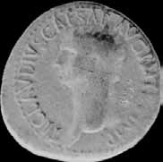 Laura Arias Ferrer MONEDA ALTOIMPERIAL 27. CALIGULA. 37-41 d.c. AS. ROMA A/ Busto desnudo a i. [c cae]sar AVG GERMANIC[vs pon m tr pot]. R/ Vesta sentada sobre un trono a i.; sosteniendo pátera?