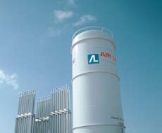 Una gama de gases al servicio de la enología Air Liquide ha desarrollado a lo largo de los años, aplicaciones específicas para los gases que intervienen en cada una de las fases de la elaboración del