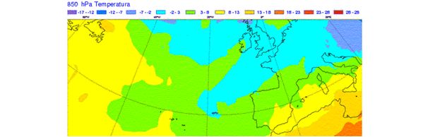 A este nivel la zona de temperaturas más frías no se encuentra entre España y Francia, sino más al norte, y también es diferente la distribución de temperaturas sobre el Atlántico, en comparación con