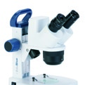 EduBlue Microscopios estereoscópicos económicos para la educación s con doble o triple factor de aumento Funcionamiento sin cable Modelos con cabezal digital Iluminación LED Estativo con asa