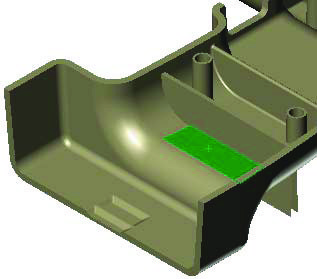 Manual de formación de SolidWorks 2006 Lección 5 Recorte de las superficies nuevas A continuación, recorte las dos nuevas superficies regladas hasta el lado inferior de la caja del taladro.
