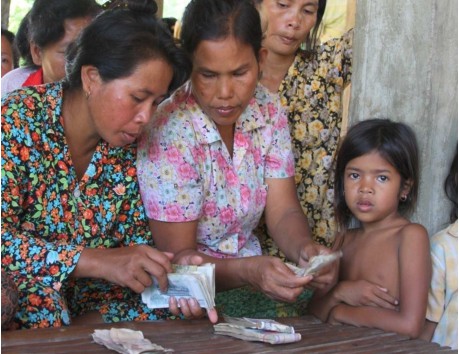 1. Inclusión o exclusión financiera en Perú Las personas deben poder hacer transacciones, disponer de una cuenta para recibir ingresos, ahorrar, acceder a crédito, tener dinero para las cosas que