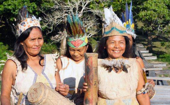 Mujeres indígenas Amazonas Colombiano Abuelas de la comunidad