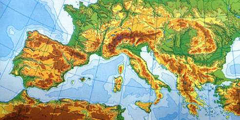 2. La singularidad Geográfica de España A - Carácter peninsular La península es un enorme cuadrilátero (piel de toro) unido por una estrecha franja de tierra de 440 km (istmo de los Pirineos) al