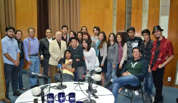 LA DEFENSORA DE LAS AUDIENCIAS DE RADIO EDUCACIÓN En noviembre de 2008 Radio Educación5 nombra como Defensor de las Audiencias a Ernesto Villanueva y en 2012 a Beatriz Solís.