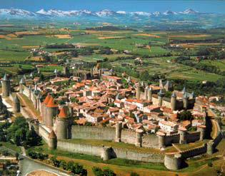 DÍA 3: Lunes 31 de Diciembre/ Visita viñedos & Cata de vinos -Desayuno en el hotel -La región de Languedoc a la que forma parte Carcassonne es una región gran conocida por sus vinos.