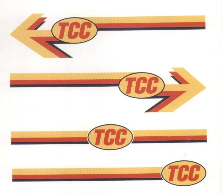 Elementos complementarios del logotipo Cuando se trata de espacios muy horizontales, el logotipo de TCC podrá estar acompañado de las franjas corporativas y de la flecha.