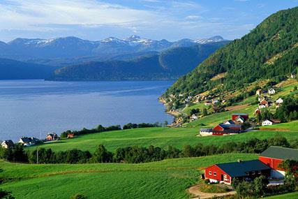 Día 5 Área de Sognefjord - Nigardsbreen - Urnes - Área de Sognefjord Área de Sognefjord: Kviknes Hotel 3* o Leikanger Fjord Hotel 3* (o similar) Con una sensación de paz y relax asegurada, saldremos