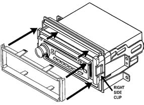Preparación del kit 99-76 Provisión de unidades centrales ISO DIN con bolsillo. Monte los soportes ISO en la unidad central con los tornillos incluidos con la unidad. (Figura A).