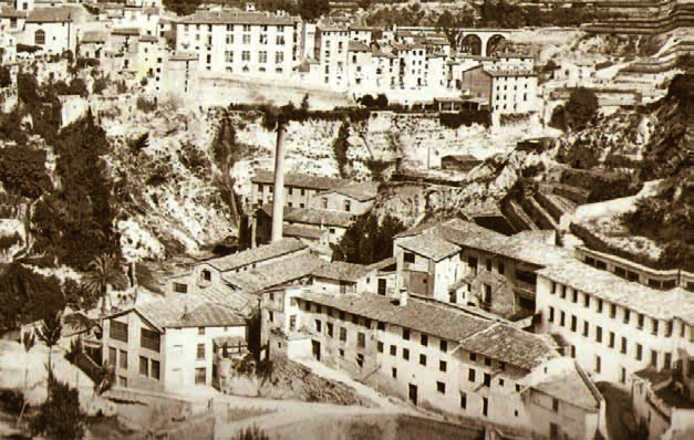 Ramón Molina Ferrero En 1832, poco después de su construcción, se incorporó la primera caldera de vapor para usos industriales en Alcoi, destinada a producir vapor para el tinte y dar lustre al