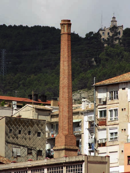 Las chimeneas de ladrillo en la circunscripción industrial de Alcoi 60. Acabados Antonio Pastor y Cía Alcoi. Segunda zona de Ensanche.