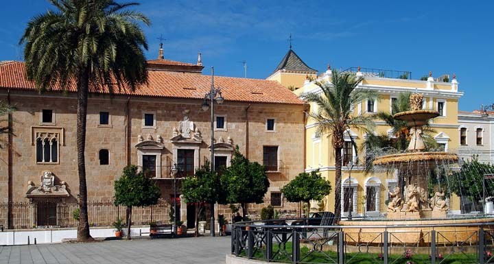 Este hotel de Mérida está localizado a tan solo dos minutos a pie de la Concatedral de Santa María la Mayor, y ofrece un alojamiento moderno.