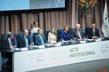 El Acto Institucional Este año, el Acto Institucional de la aecc ha sido muy especial porque fue el primero en el que Su Alteza Real la Princesa de Asturias lo presidió como Presidenta de Honor,