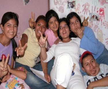 Plan Andino de Prevención del Embarazo en Adolescentes Objetivo Contribuir a disminuir las brechas de acceso a servicios de salud en las y los adolescentes peruanos/as,