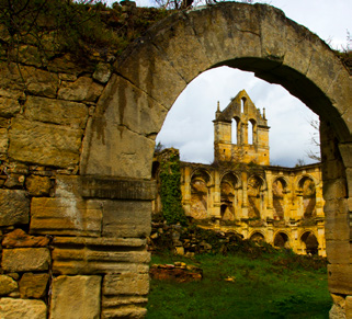 10 Escapada al Románico Norte Desconocido Del 6 al 8 de octubre Ven a descubrir algunas de las iglesias del Románico Norte más desconocidas, situadas en la zona norte de Burgos.