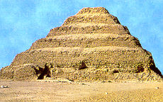 EGIPTO. El mundo de ultratumba. EJERCICIO 1 Los tipos de enterramiento. A lo largo de la historia antigua de Egipto se fueron utilizando distintos tipos de enterramiento.