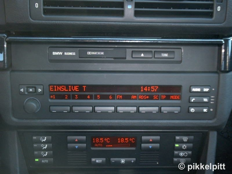 Paso 12 sistema Bluetooth de BMW también funciona correctamente con los coches equipados con Radio / reproductores de casetes y reproductores de CD / Radio.