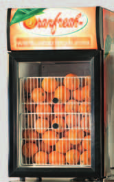 Orangenius Dispensador opcional con introducción automática de las naranjas. Optional hopper with automatic orange loading. Disponible en color naranja. Available in orange finish.