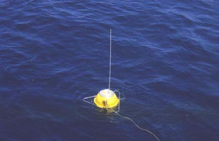 (1) Red Nacional de Estaciones Oceanográficas y Meteorológicas (RENEOM) Los equipos que conforman la RENEOM son los siguientes: Estaciones mareográficas: Sensores de presión, mareógrafos de flotador,