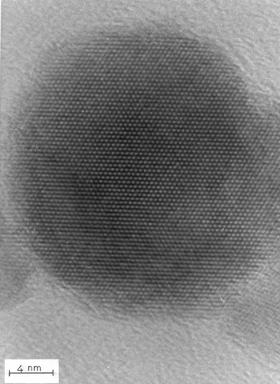 Imagen del ata resolución de una nanopartícula de CdS