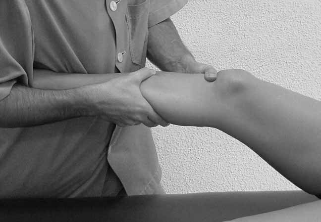 Manual de pruebas diagnósticas PRUEBA DE NOYES Objetivo: Poner de manifiesto una inestabilidad anterolateral de la rodilla. Posición del paciente: Decúbito dorsal.