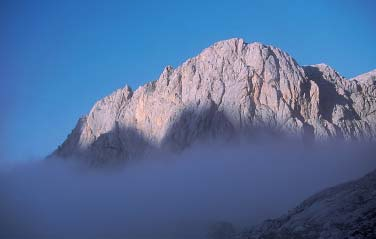 Parque Nacional de Picos de Europa. dacos y Alhama, fueron las candidaturas españolas elegidas para pasar a formar parte de la red de Reservas de la Biosfera.