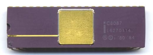 1979-1980 1979 - Se libera el microprocesador de 16 bits INTEL 8088 (internamente igual al 8086 pero con un bus de datos externos de 8 bits). El 8088 contenía 29.