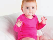 WWW.CATALOGOTEXTIL.COM 2017 ECOLOGÍA & FAIRTRADE Bebé Organic Baby Bodysuit manga larga Body de manga larga para bebés. Abertura en cuello para facilitar la colocación. Cierre con corchete a presión.