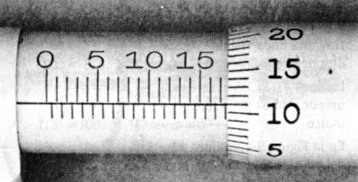 Si el tambor del micrómetro tiene 50 divisiones iguales, y el paso del tornillo es de 0,50 mm. La apreciación A del mismo será entonces: COMO REALIZAR LA LECTURA EN UN MICRÓMETRO Ejemplo: 1.
