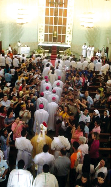Se dio así comienzo a una Adoración al Santísimo y luego la Celebración de la Eucaristía que fue presidida por el Nuncio Apostólico en Venezuela Mons. Giacinto Berloco, concelebrada por el Pbro.