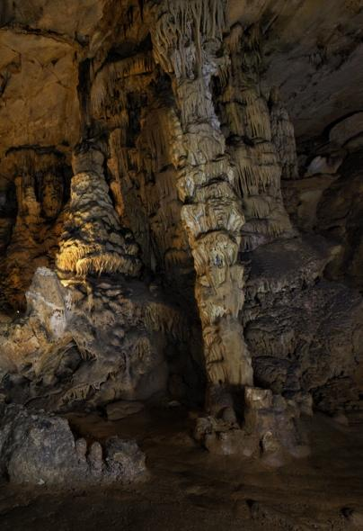 Actividad 5 Hablemos de espeleotemas. Un espeleotema es un depósito de mineral formado en una cueva, como por ejemplo una estalactita o una colada.