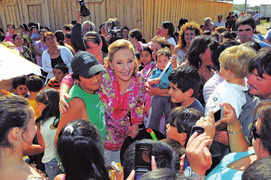 Programa El 6 de diciembre de 2010, los niños de la aldea San Antonio de Rancagua disfrutaron de la celebración de Navidad organizada por la Primera Dama, Cecilia Morel.
