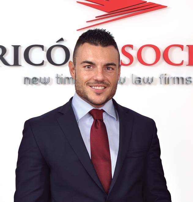EXPOSITORES MARC GERICÓ Marc Gericó es Managing Partner de la consultora europea especializada en Marketing Jurídico y Comunicación Legal, Gericó Associates.