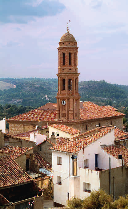 Pero si algo de interés ofrece Alloza al visitante es su magnífico Calvario, uno de los más monumentales de todo Aragón.