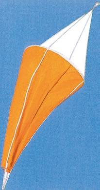 ANCLA DE CAPA Confeccionada con tejido de Nylon resinado, color naranja. Suministrada con cabos de amarre y de recuperación. Ø Boca cm Largo cm Eslora aprox.