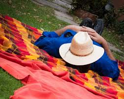 La siesta En la mayoría de los países hispanos se